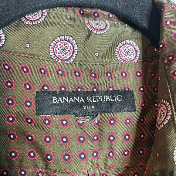 Banana Republic silk patterned button down shirt - Picture 3 of 4